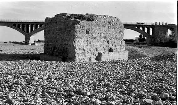 El pont de Borriana al darrere